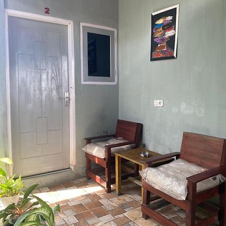 Harry & Mimin Homestay Горонтало Экстерьер фото