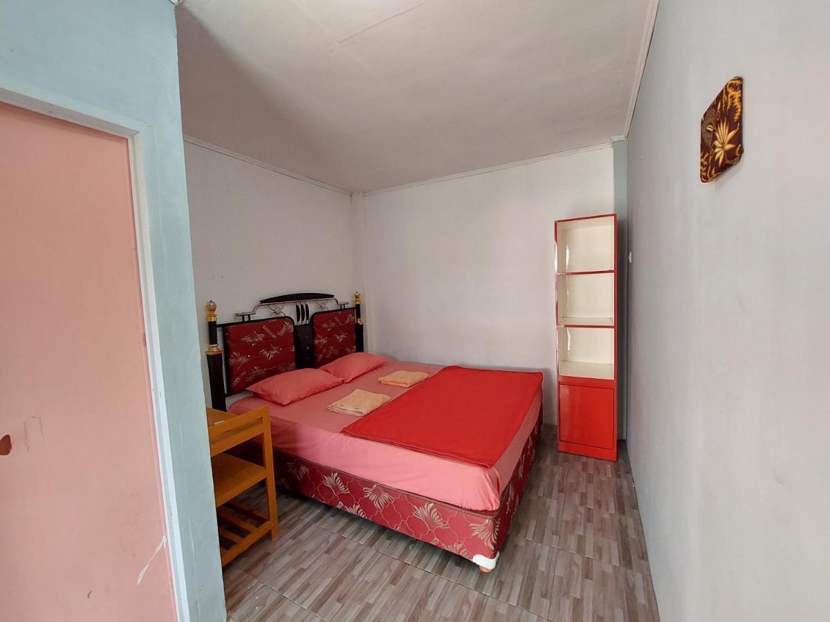 Harry & Mimin Homestay Горонтало Экстерьер фото