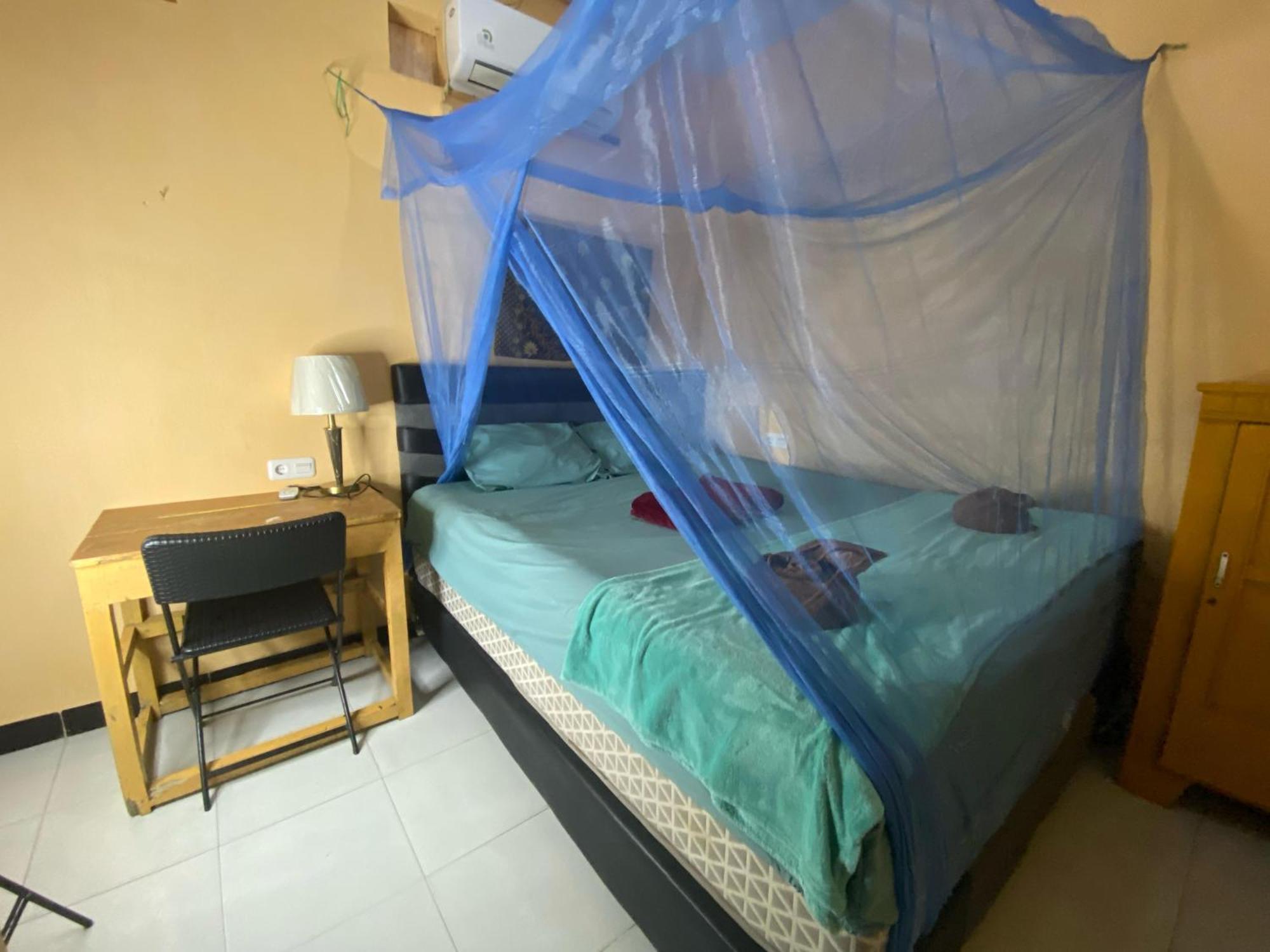 Harry & Mimin Homestay Горонтало Экстерьер фото